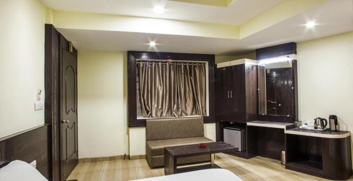 Oyo 2155 Hotel Wardhman Jabalpur Exteriör bild
