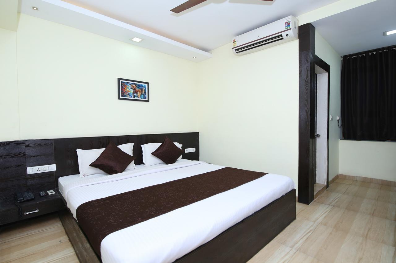Oyo 2155 Hotel Wardhman Jabalpur Exteriör bild