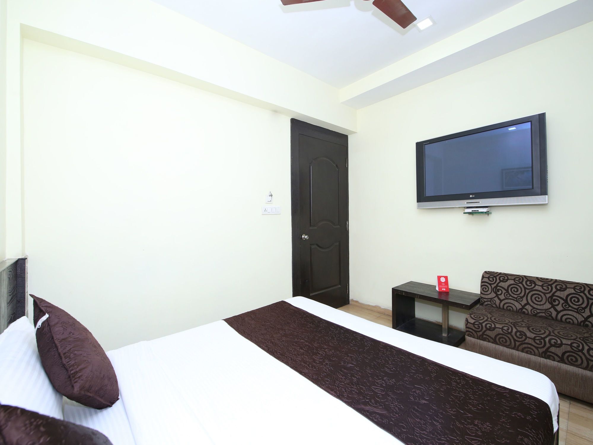 Oyo 2155 Hotel Wardhman Jabalpur Exteriör bild